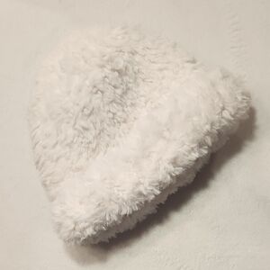 Old Navy White Fuzzy Winter Hat